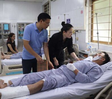 Cùng Quảng Ninh vượt qua mất mát tập đoàn Sun Group sát cánh bên gia đình nạn nhân tai nạn lật tầu du lịch QN 7105 Cùng Quảng Ninh vượt qua mất mát tập đoàn Sun Group sát cánh bên gia đình nạn nhân tai nạn lật tầu du lịch QN 7105